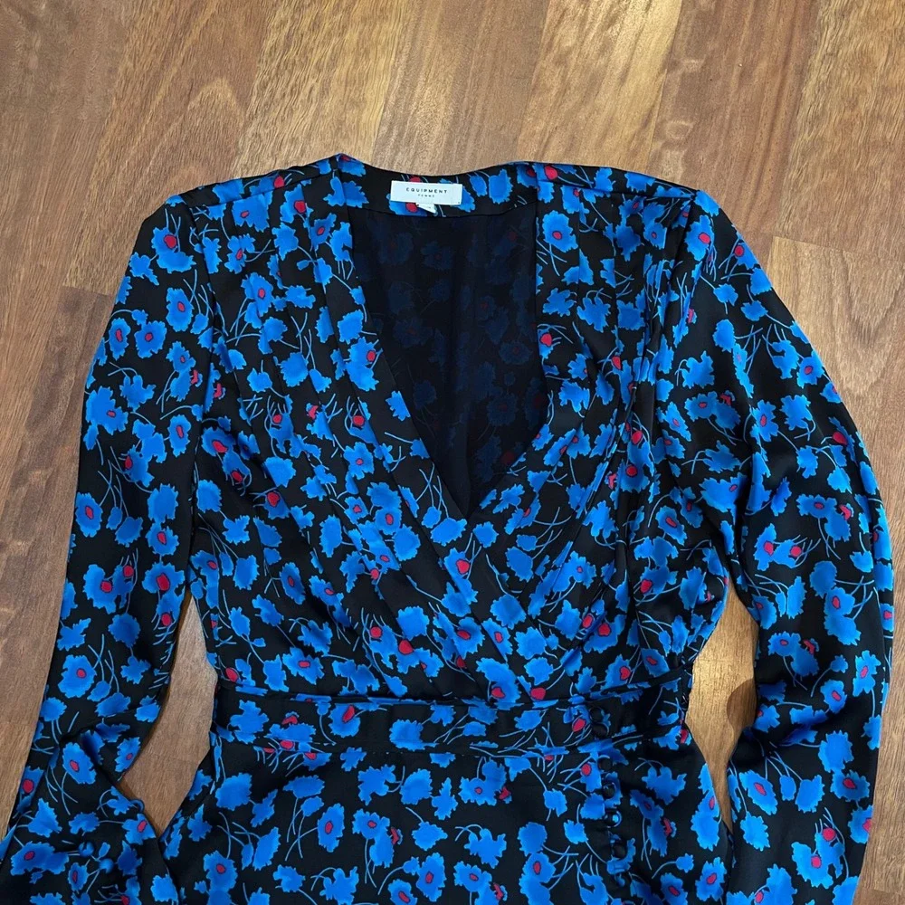 EQUIPMENT Collie Wrap Dress Mini Size Small Blue Black Pleated Chic Silky French